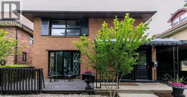 721 Devonshire, Windsor, ON, N8Y 2L9
