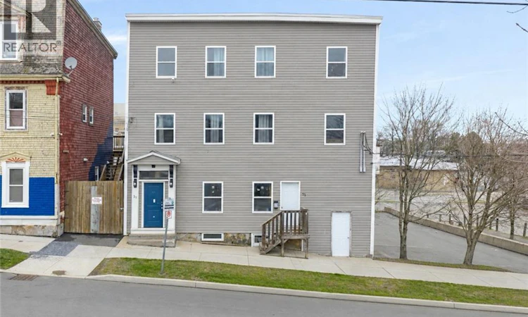 31-33 Peters Street