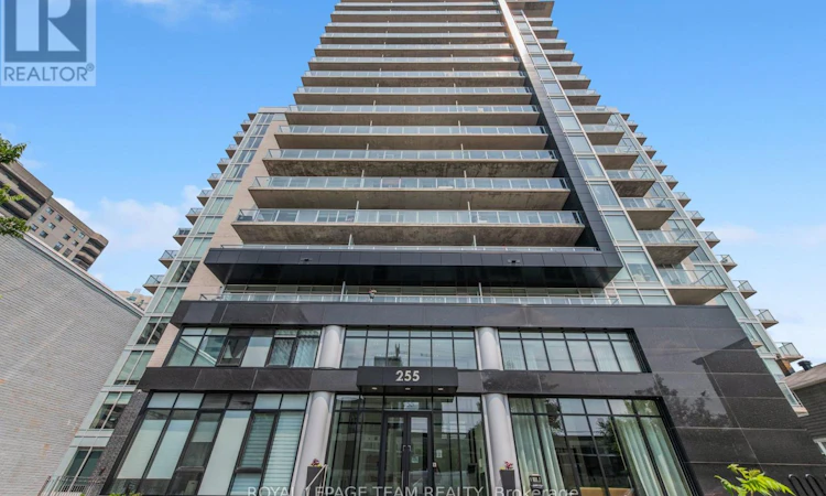 409-255 Bay Street N