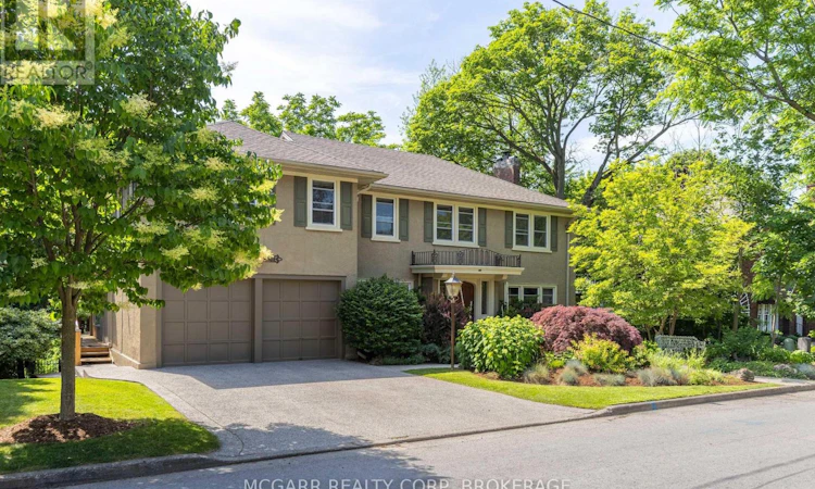 62 Hillcrest Avenue