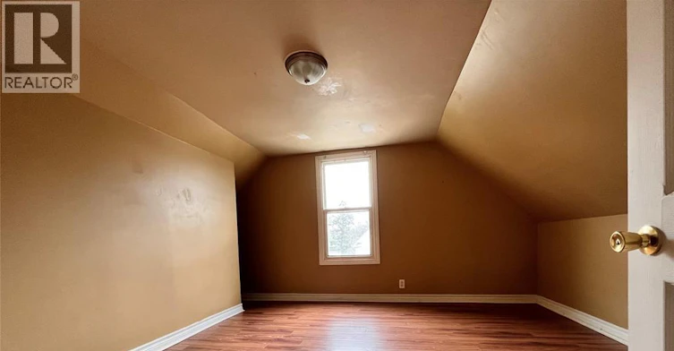 383 Bridge, Windsor, ON, N9B 2M3 - 8