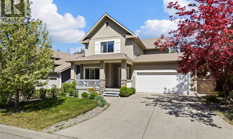 916 Paret Crescent