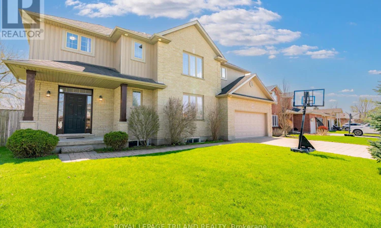 40 Fieldstone Crescent