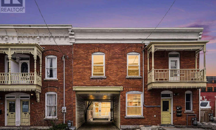29-202 St. Patrick Street