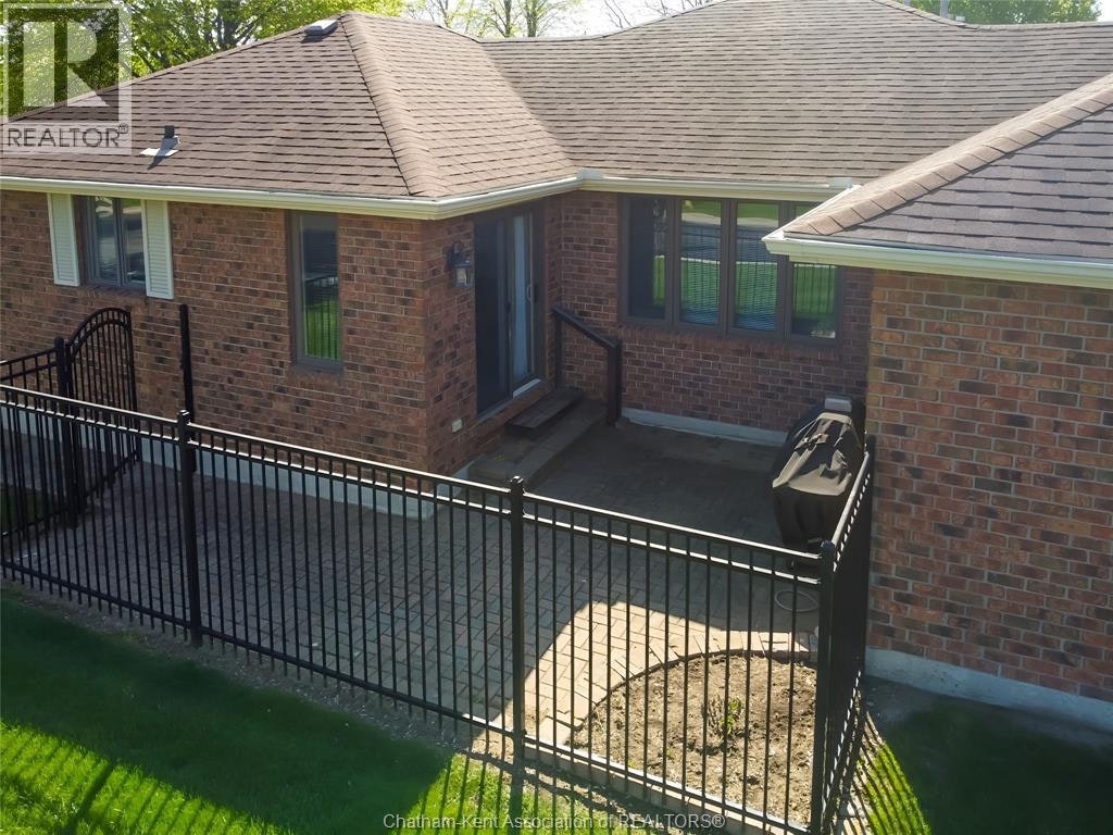 21 Earl Drive, Chatham-Kent, ON, N7M 6E6