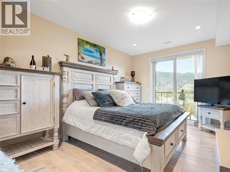 1002-3388 Skaha Lake Road, Penticton, BC, V2A 6G4 - 10