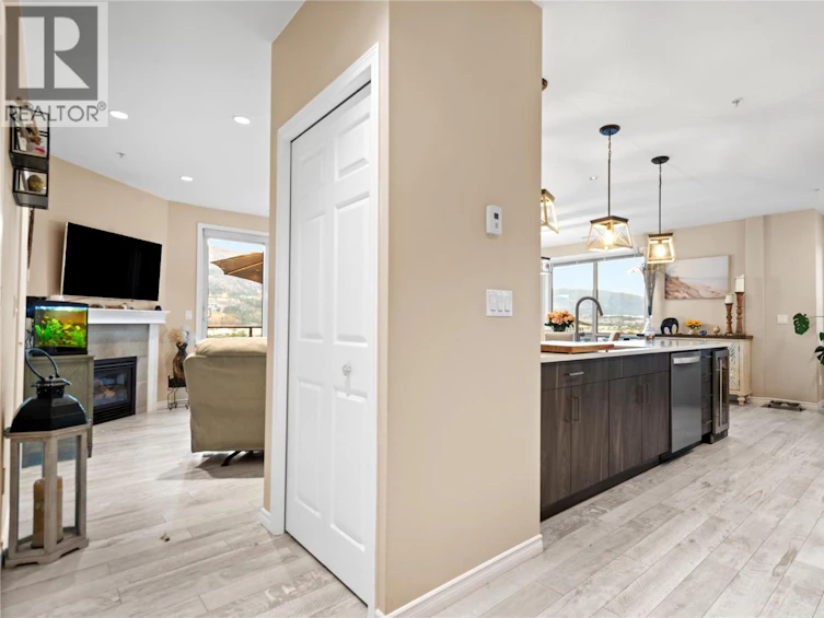 1002-3388 Skaha Lake Road, Penticton, BC, V2A 6G4 - 9