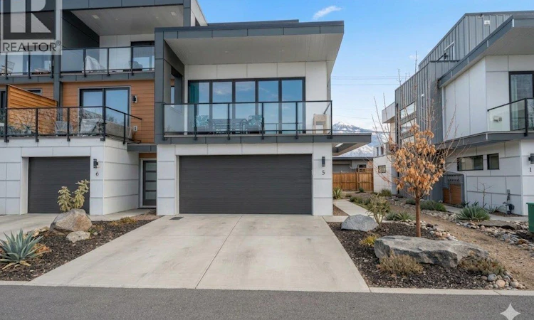5-5995 Oliver Landing Crescent