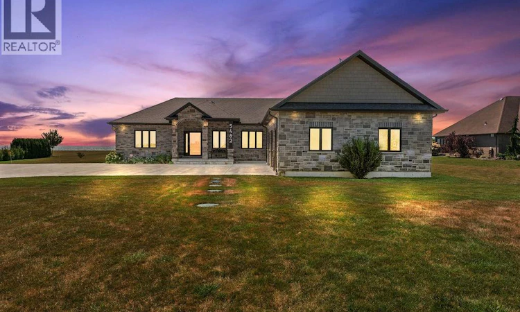5482 Talbot Trail