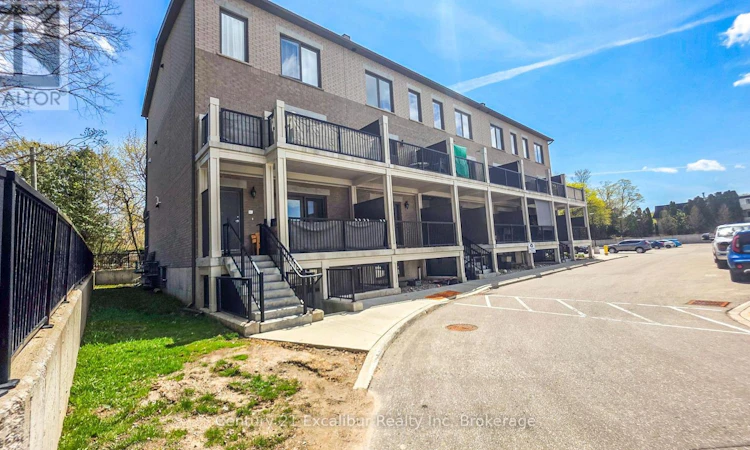 4B-360 Queen Street E