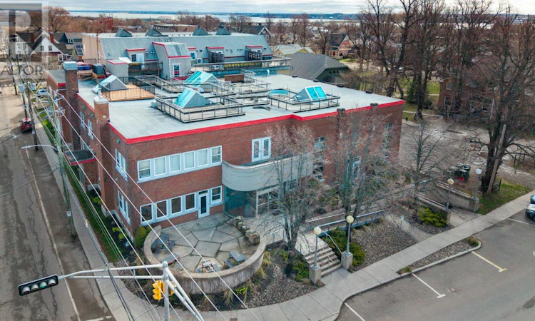 7-252 Prince Street