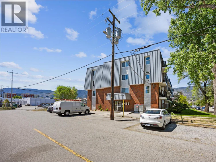 207-922 Dynes Avenue, Penticton, BC, V2A 1B8 - 18