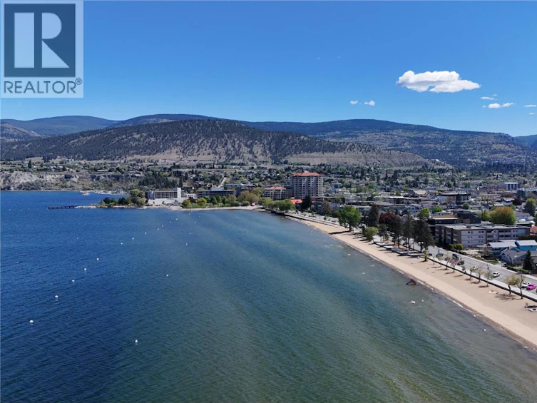 207-922 Dynes Avenue, Penticton, BC, V2A 1B8