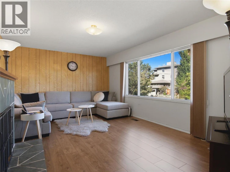 236 Spruce Avenue, Kamloops, BC, V2B 1J1 - 12