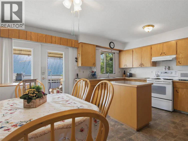 236 Spruce Avenue, Kamloops, BC, V2B 1J1 - 2