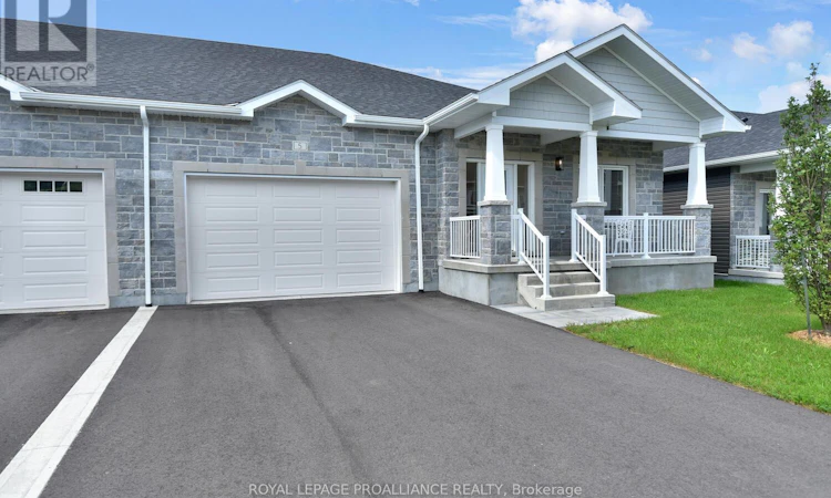 33 Douglas Marshall Crescent