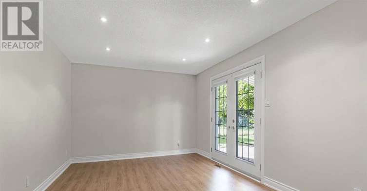 BACK-360 Chantenay Drive, Mississauga, ON, L5A 1E7 - 7