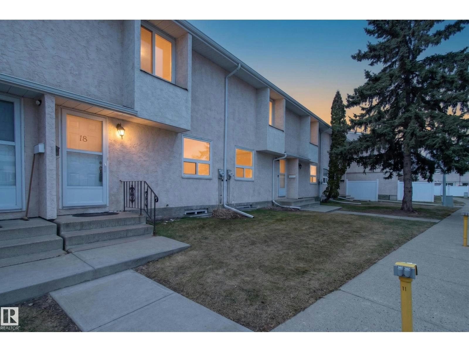 18 Lakewood Vg NW, Edmonton, AB, T6K 2B3