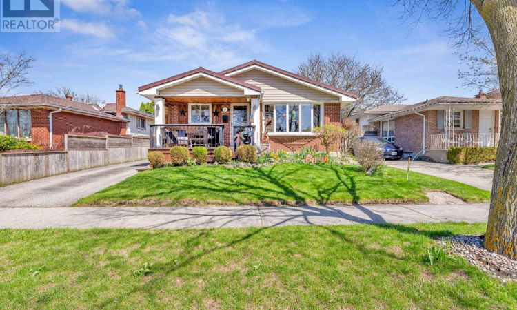 14 Alayne Crescent