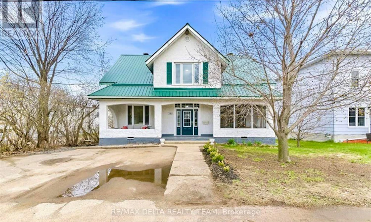 703 Front Street N