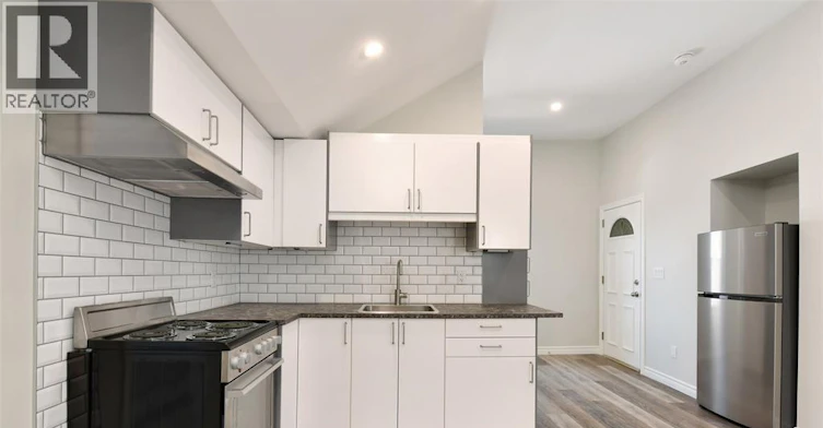 UPPER-1069 Marentette Avenue, Windsor, ON, N9A 2A4 - 10
