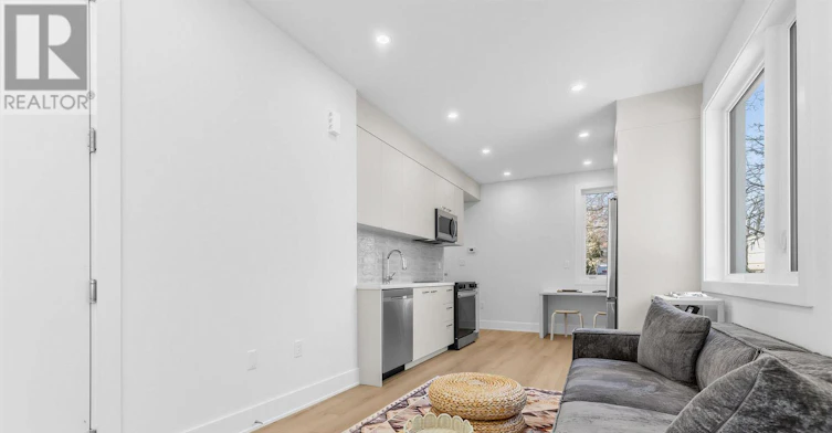 5B-45 Bellevue Avenue, Toronto, ON, M5T 2N5 - 6
