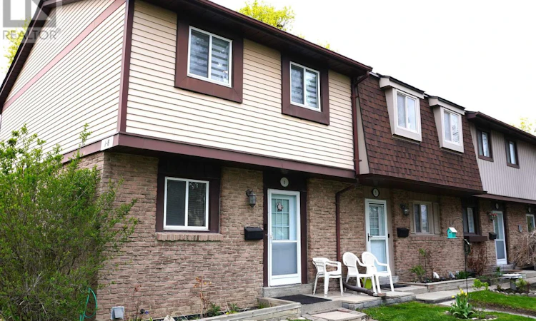 6-93 Hansen Road N