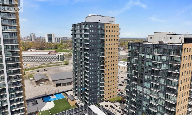 2103-104 Garment Street