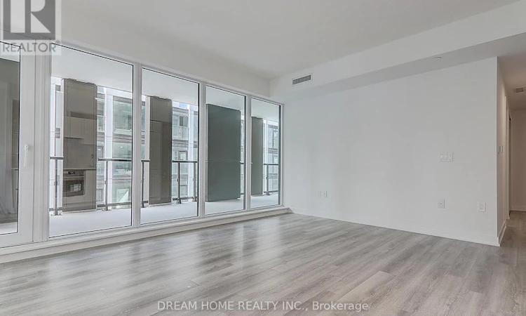 1608-238 Simcoe Street