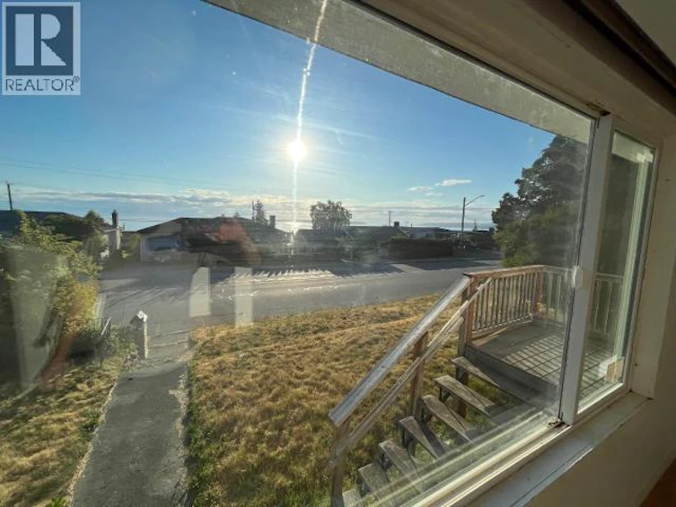 3952 Joyce Avenue, Powell River, BC, V8A 2Z3 - 11