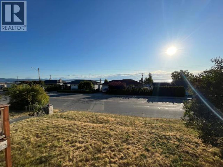 3952 Joyce Avenue, Powell River, BC, V8A 2Z3 - 12