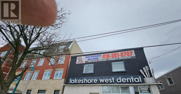 3392 Lake Shore Boulevard, Toronto, ON, M8W 1M9