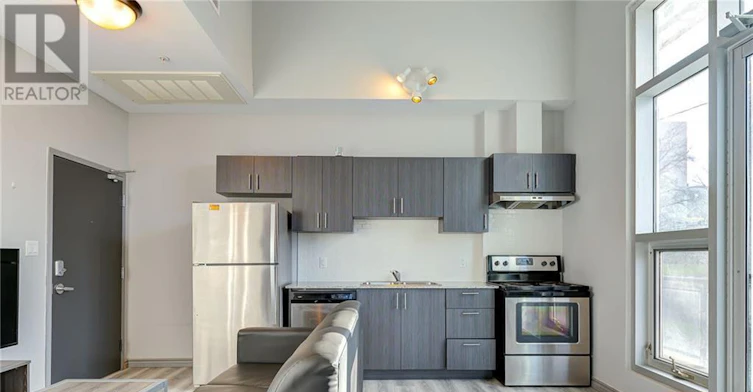F-104-275 Larch Street, Waterloo, ON, N2L 3R2 - 5
