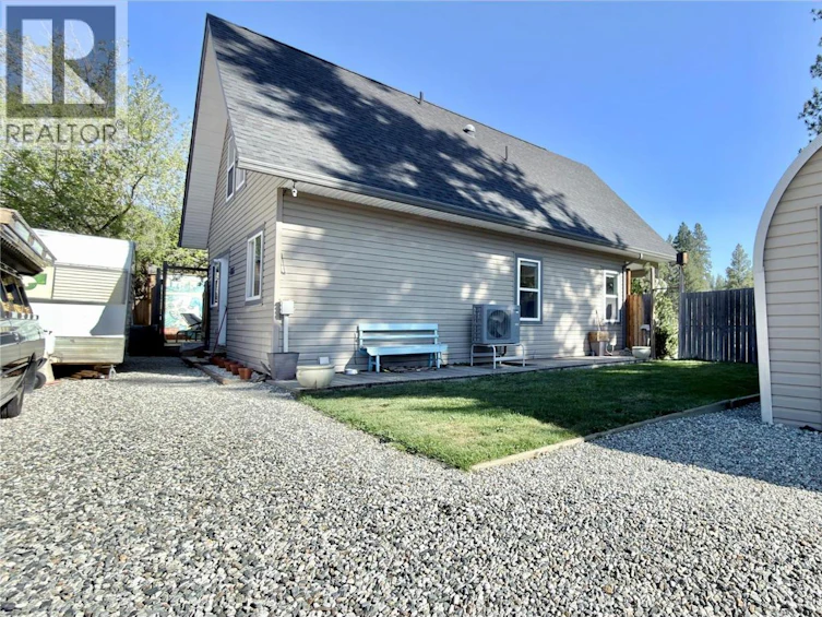 1606 33 Highway, Rock Creek, BC, V0H 1Y0 - 3