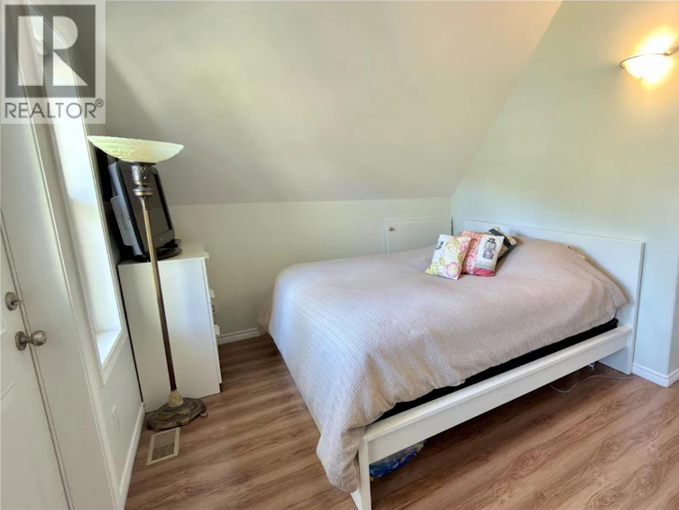1606 33 Highway, Rock Creek, BC, V0H 1Y0 - 57