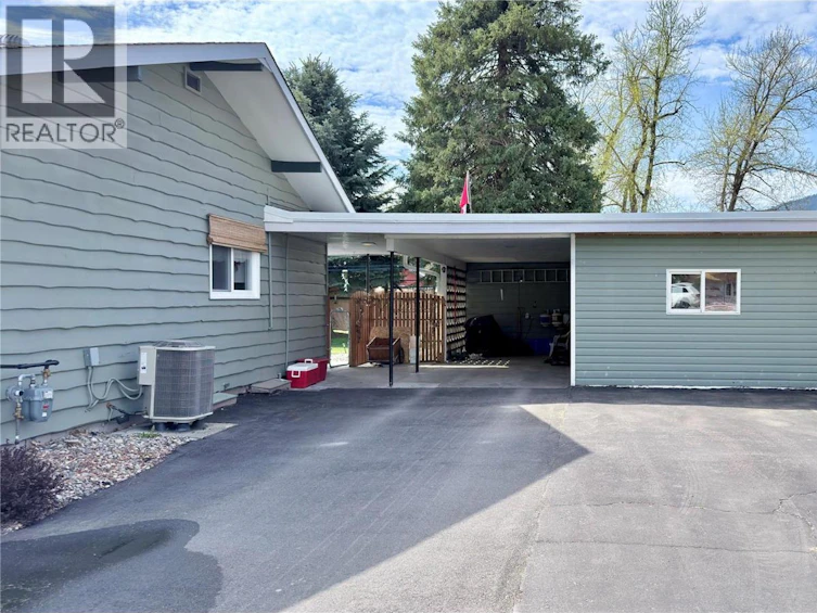 492 Fourth Avenue, Midway, BC, V0H 1M0 - 5