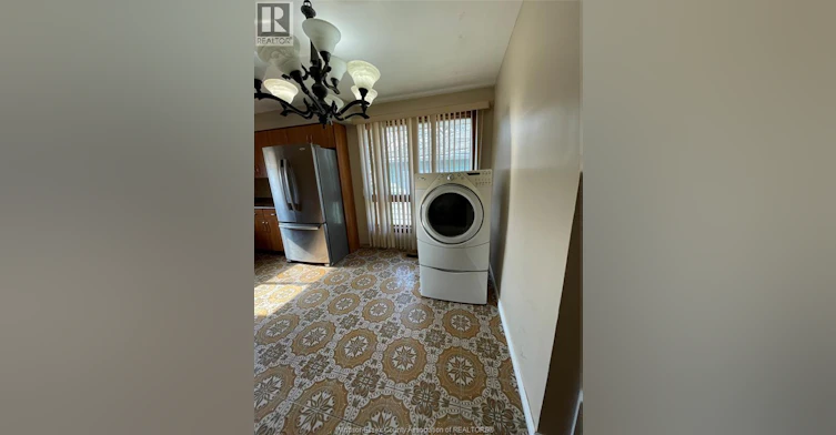 MAIN LEVEL-875 Parent, Windsor, ON, N9A 2C9 - 20