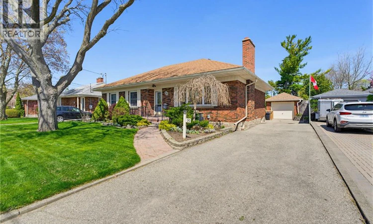 90 Henderson Avenue