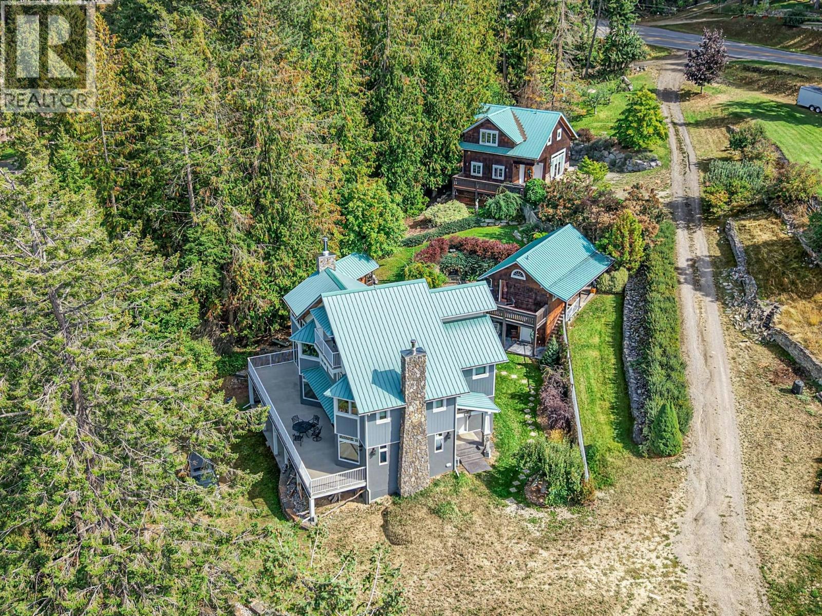 12035 3a Highway, Boswell, BC, V0B 1A3