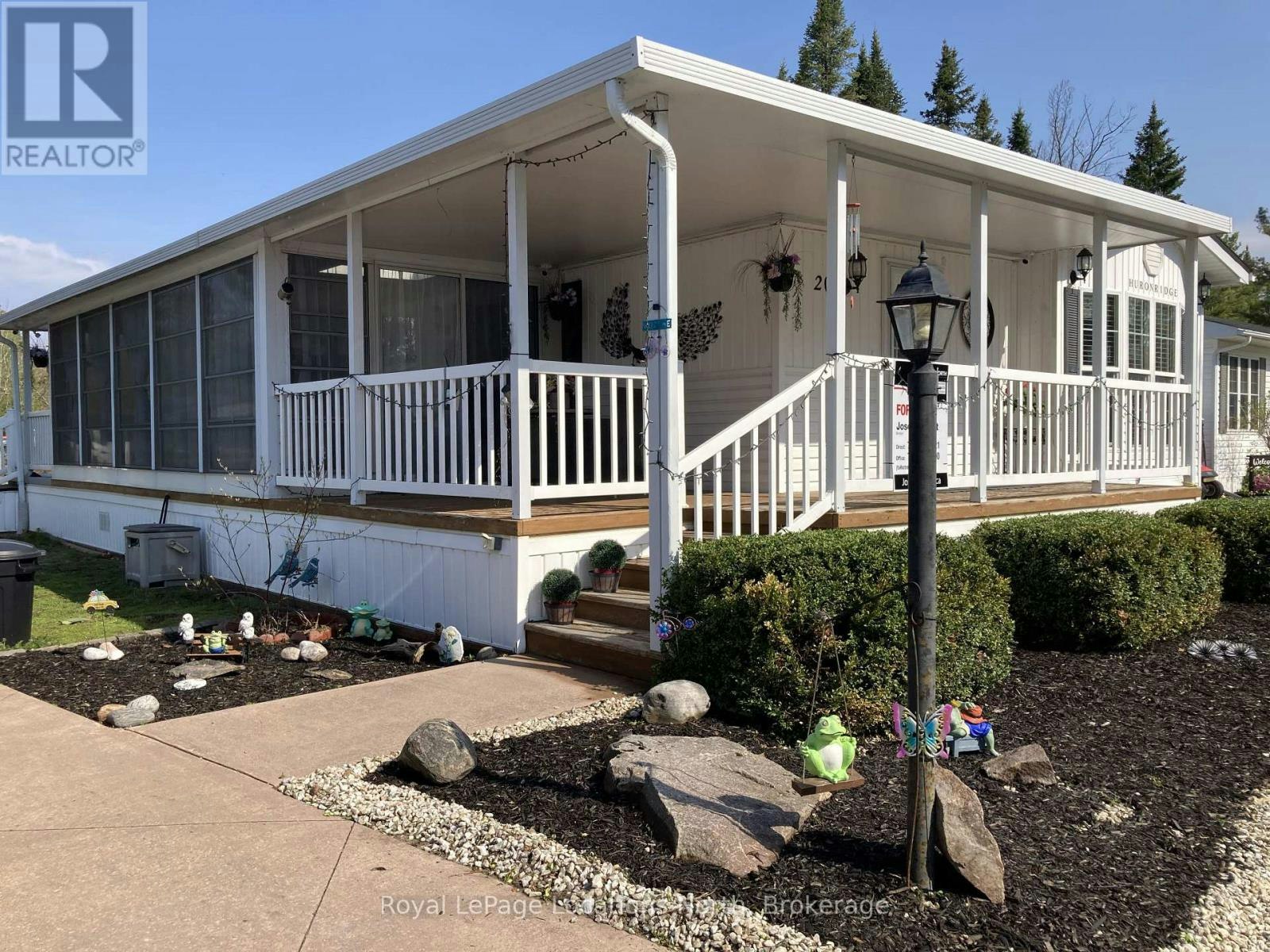 20 Topaz Street W, Wasaga Beach, ON, L9Z 1X7