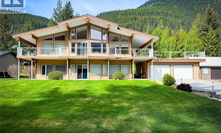 309 Kootenay Street