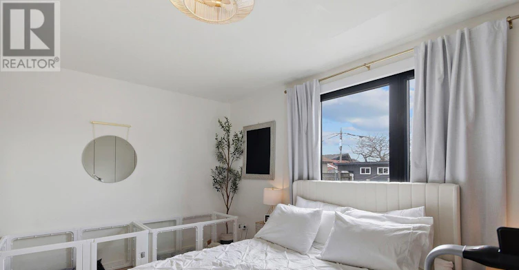 MAIN-18 Harlton Crescent, Toronto, ON, M6M 1L1 - 8