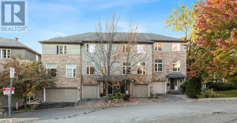 6 Pondside Private, Ottawa, ON, K1K 4X3