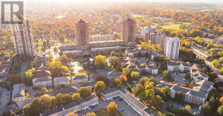 6 Pondside Private, Ottawa, ON, K1K 4X3 - 6