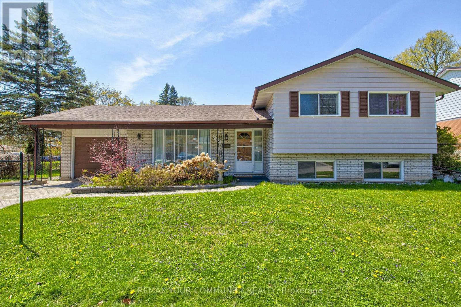 557 Glen Manor Boulevard, Waterloo, ON, N2L 4T7