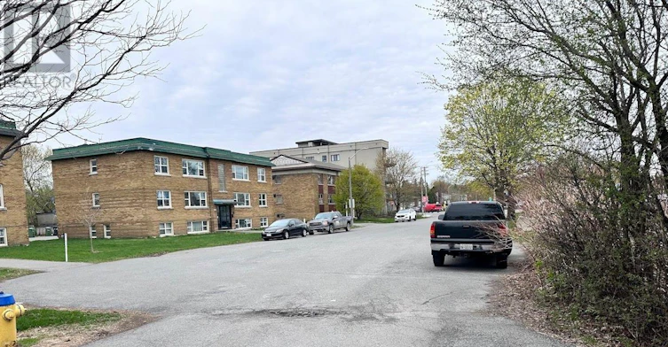 1-1170 Dover Crescent, Ottawa, ON, K1Z 7X3 - 2