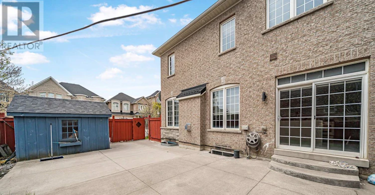 9 Berryfield Way, Brampton, ON, L6R 0Y3 - 6