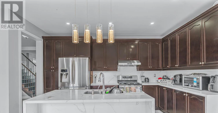 9 Berryfield Way, Brampton, ON, L6R 0Y3 - 14