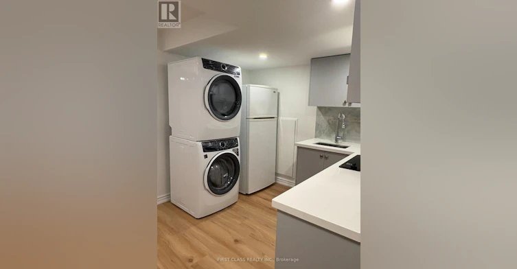 24 York Downs Boulevard, Markham, ON, L6C 3J7 - 7