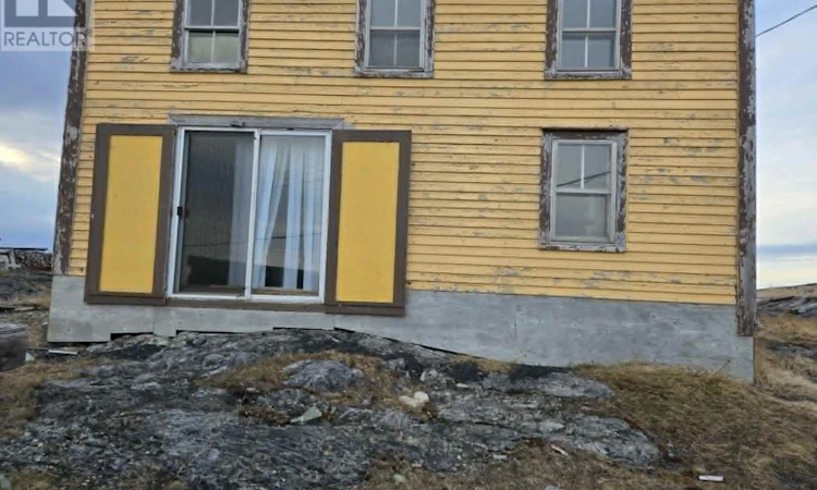 108 Shore Road North